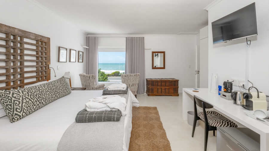 6 Bedroom Property for Sale in Agulhas Western Cape